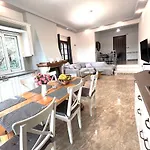 Gkk House Private Swimming Pool Luxury House